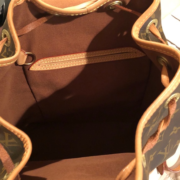 Auth. Like New Louis Vuitton GM backpack - Picture 11 of 11